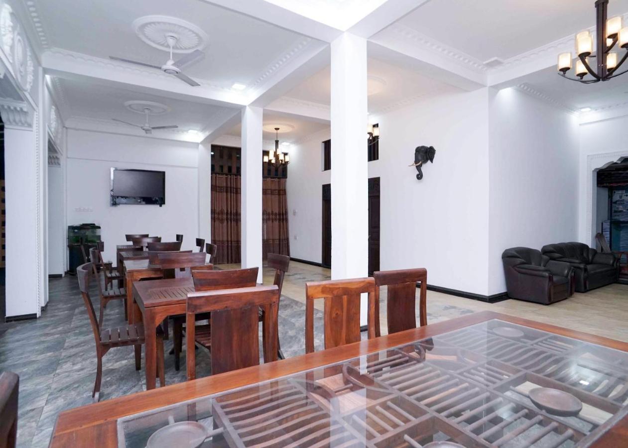 Shirantha Hotel 갈레 외부 사진